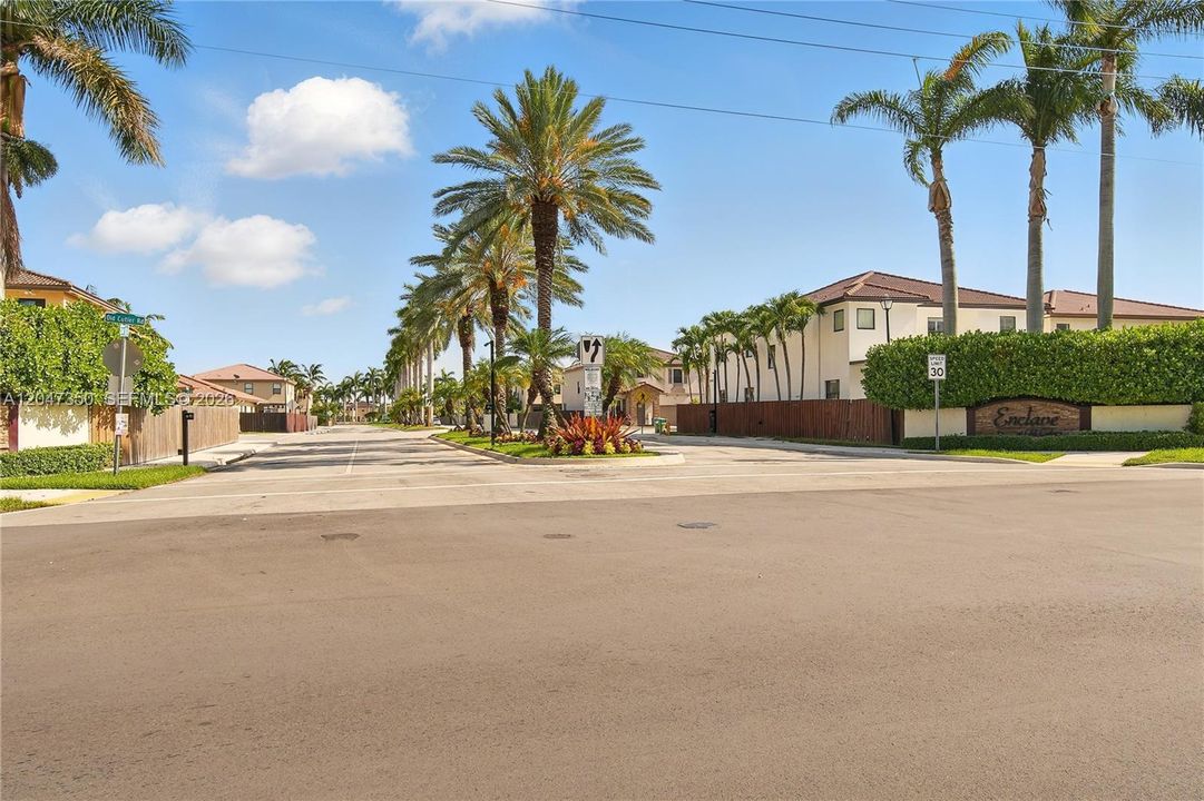 For Rent: $3,500 (3 beds, 2 baths, 1544 Square Feet)