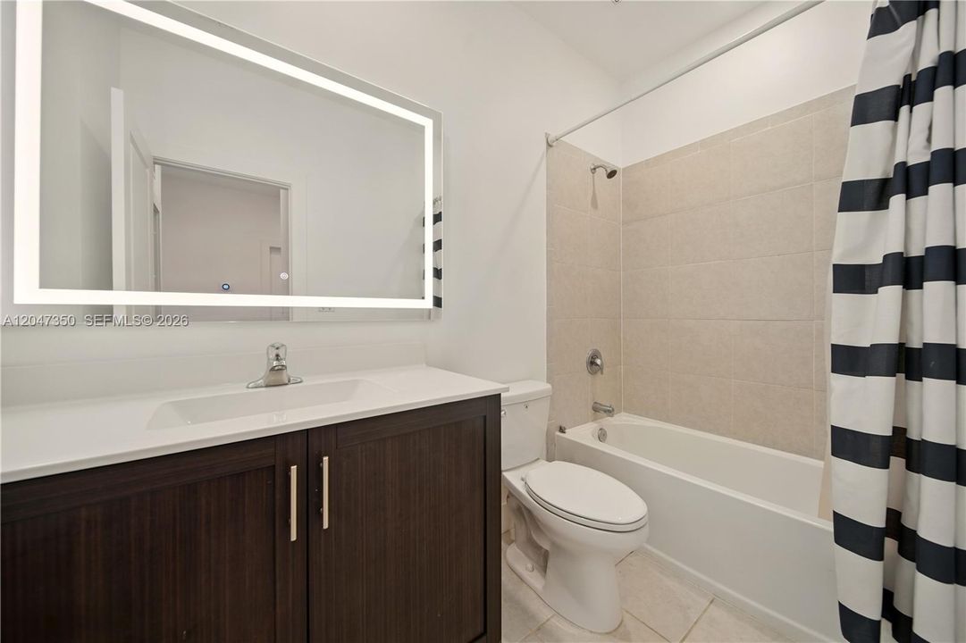 For Rent: $3,500 (3 beds, 2 baths, 1544 Square Feet)