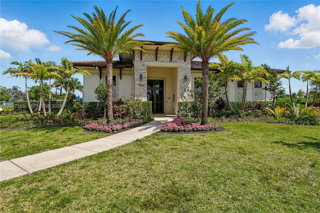 For Rent: $3,500 (3 beds, 2 baths, 1544 Square Feet)