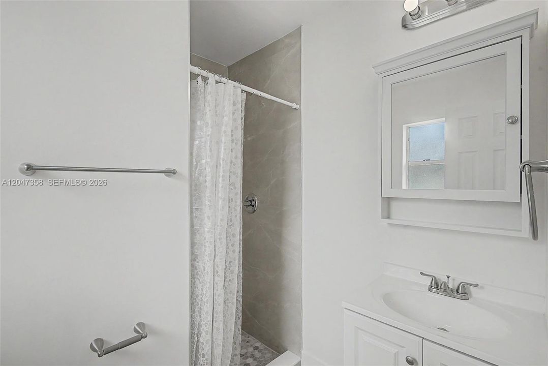 For Rent: $1,585 (1 beds, 1 baths, 600 Square Feet)