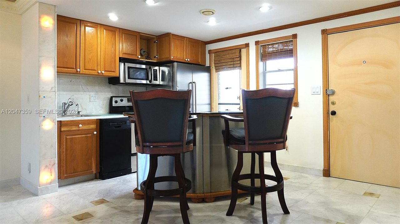 For Rent: $1,650 (1 beds, 1 baths, 847 Square Feet)