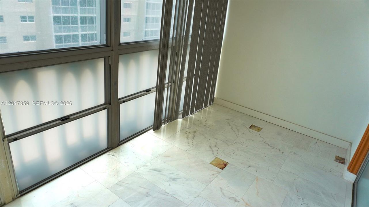 For Rent: $1,650 (1 beds, 1 baths, 847 Square Feet)