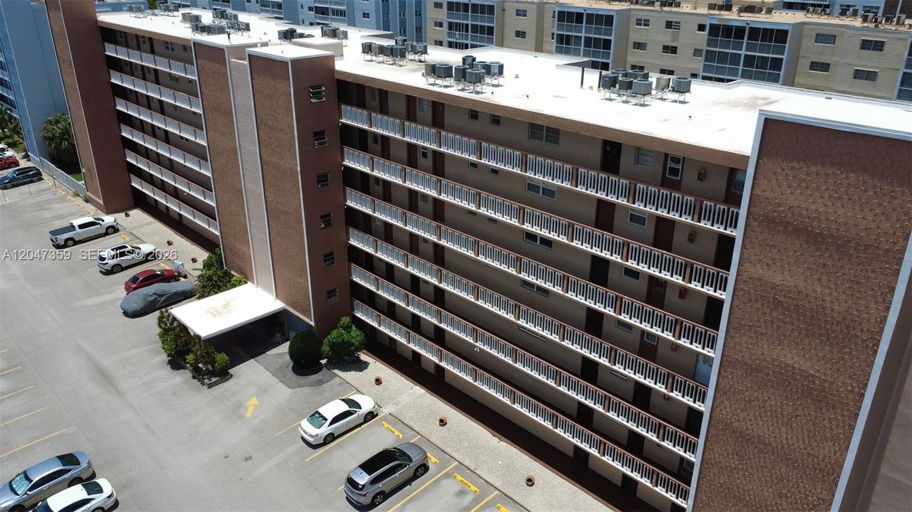 For Rent: $1,650 (1 beds, 1 baths, 847 Square Feet)