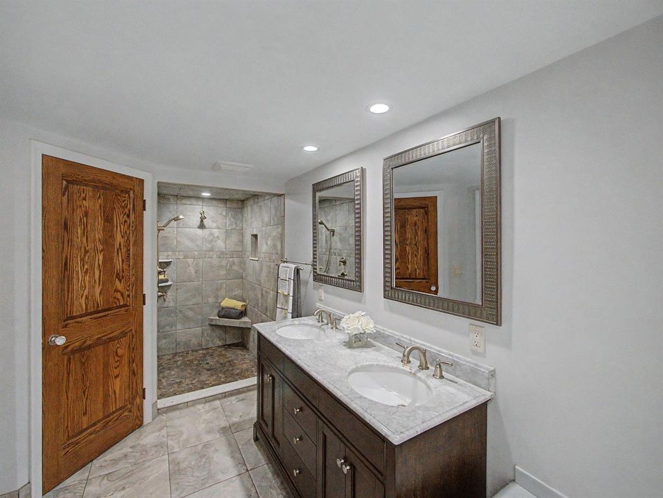 Primary Owners Bath