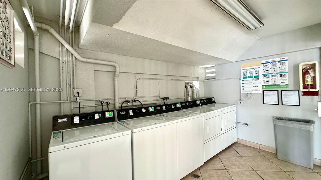 For Rent: $2,300 (2 beds, 2 baths, 887 Square Feet)
