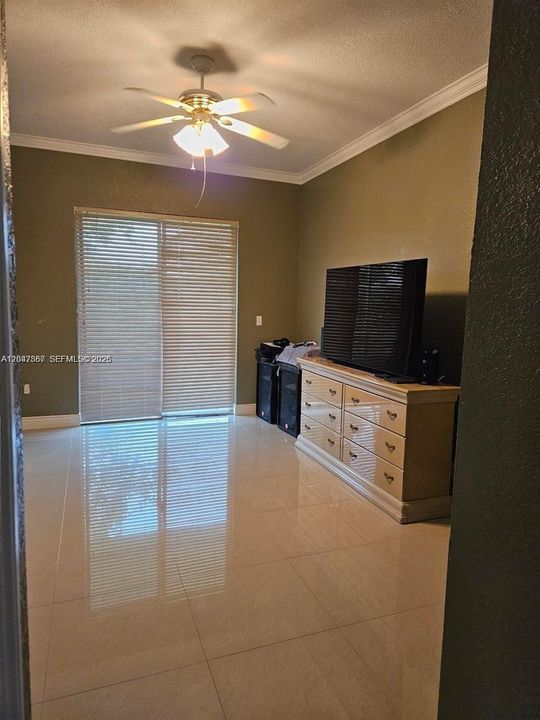 For Sale: $469,900 (3 beds, 2 baths, 1541 Square Feet)