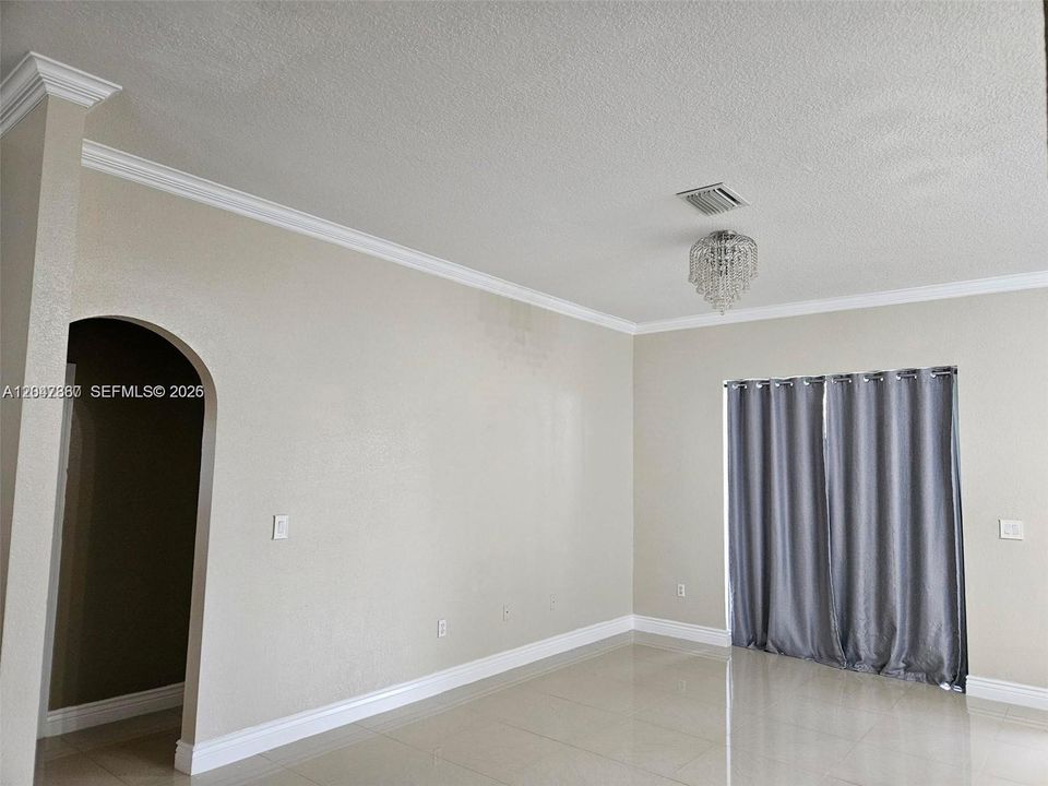 For Sale: $469,900 (3 beds, 2 baths, 1541 Square Feet)