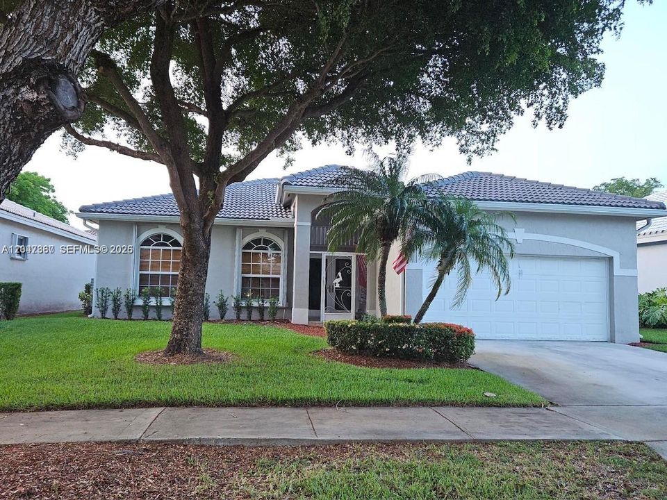 For Sale: $469,900 (3 beds, 2 baths, 1541 Square Feet)