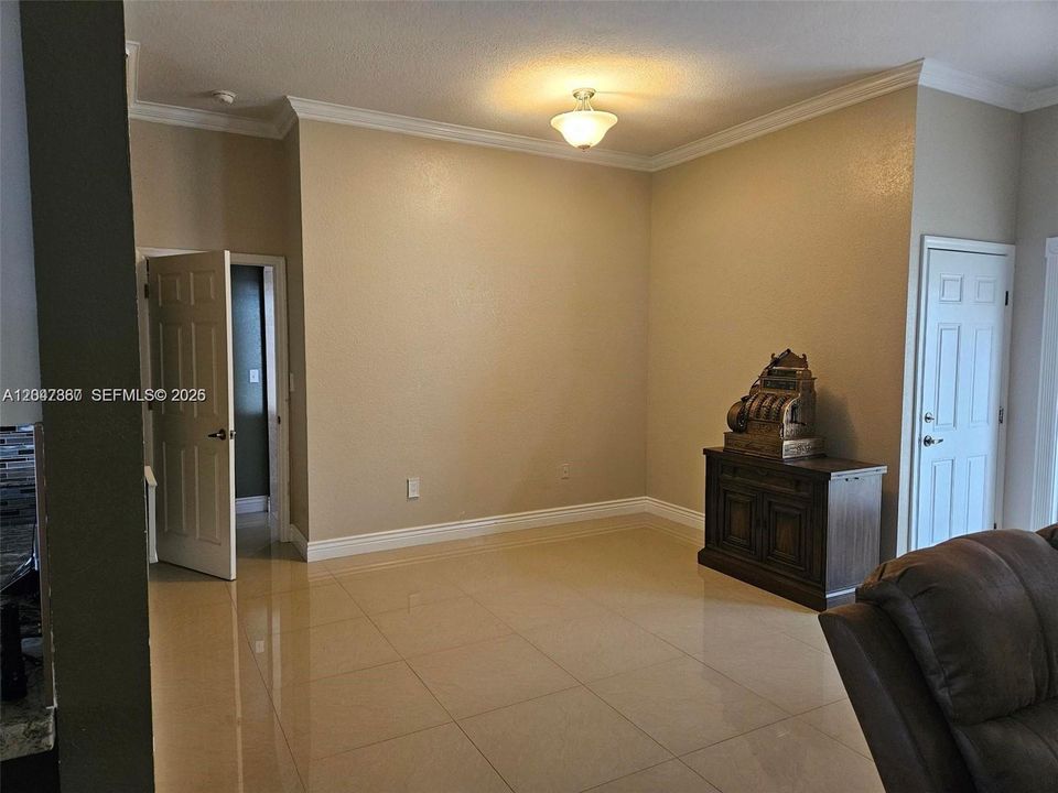 For Sale: $469,900 (3 beds, 2 baths, 1541 Square Feet)