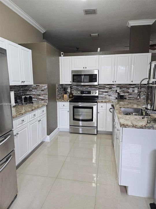 For Sale: $469,900 (3 beds, 2 baths, 1541 Square Feet)