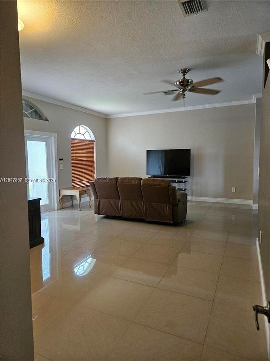 For Sale: $469,900 (3 beds, 2 baths, 1541 Square Feet)
