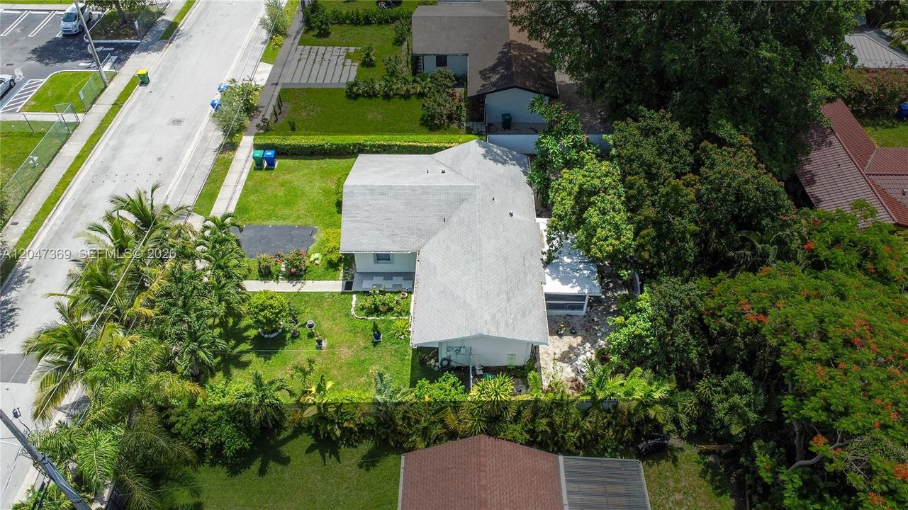 На продажу: $1,199,000 (3 спален, 2 ванн, 1270 Квадратных фут)