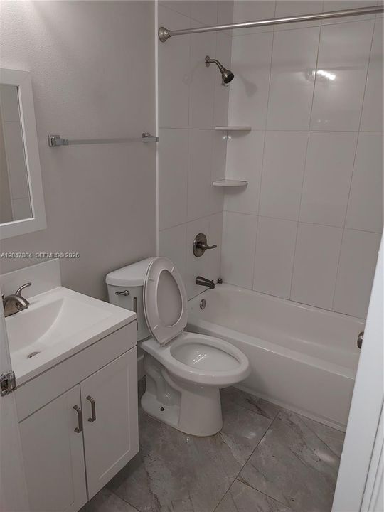 В аренду: $2,600 (3 спален, 2 ванн, 1305 Квадратных фут)