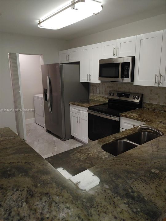 В аренду: $2,600 (3 спален, 2 ванн, 1305 Квадратных фут)