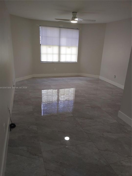 В аренду: $2,600 (3 спален, 2 ванн, 1305 Квадратных фут)