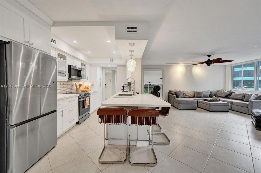 For Rent: $3,000 (2 beds, 2 baths, 1320 Square Feet)