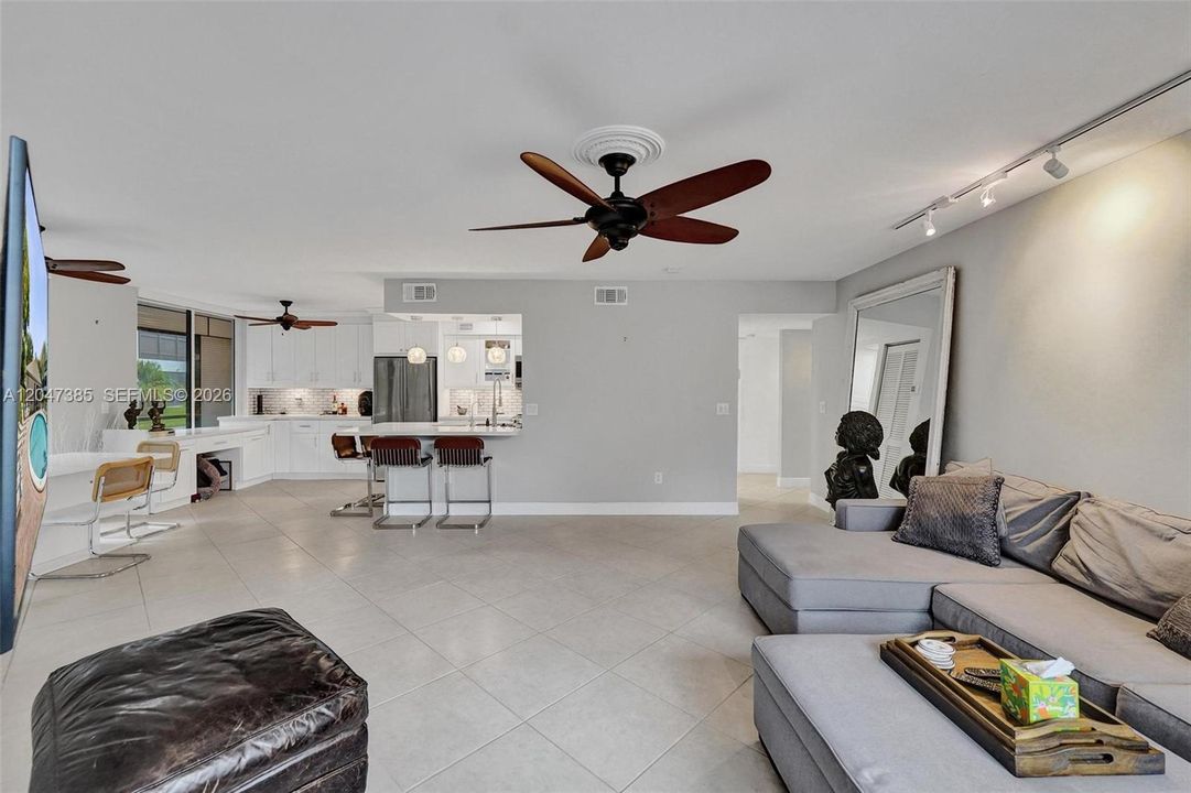 For Rent: $3,000 (2 beds, 2 baths, 1320 Square Feet)