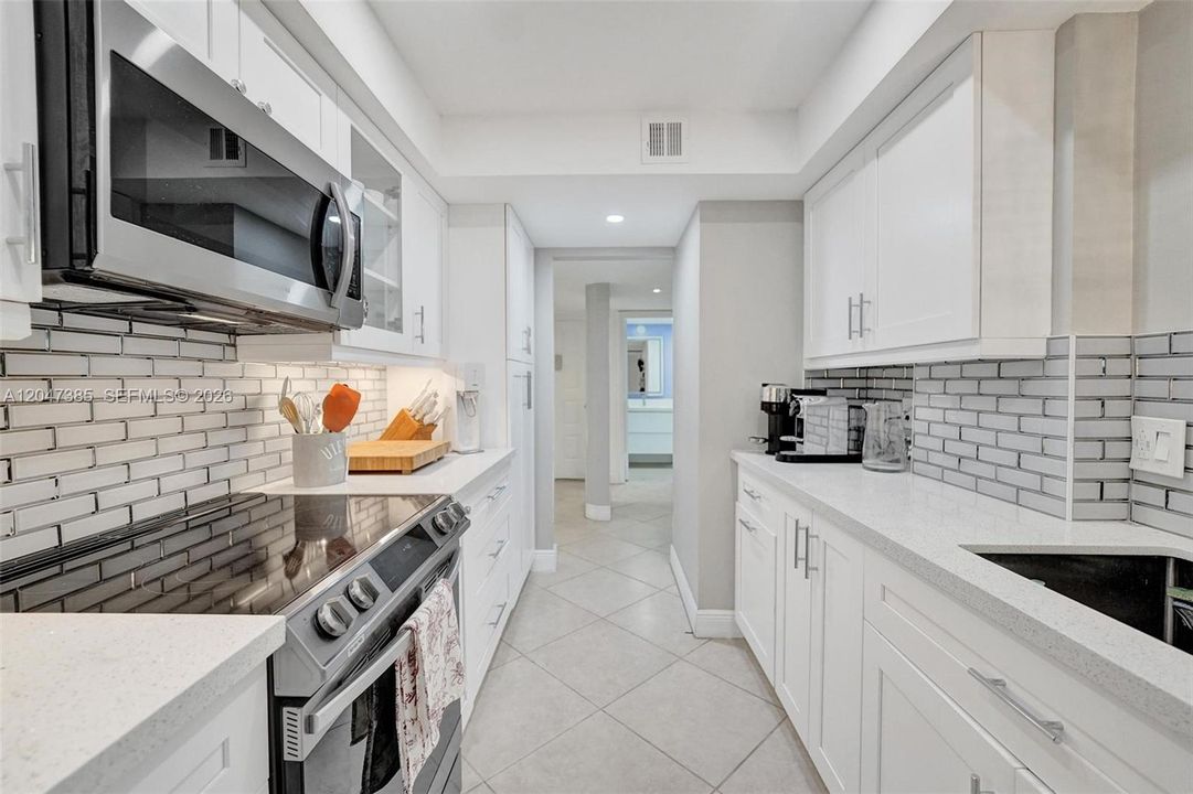 For Rent: $3,000 (2 beds, 2 baths, 1320 Square Feet)