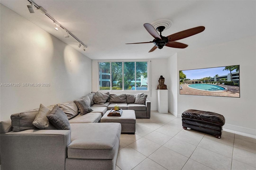 For Rent: $3,000 (2 beds, 2 baths, 1320 Square Feet)