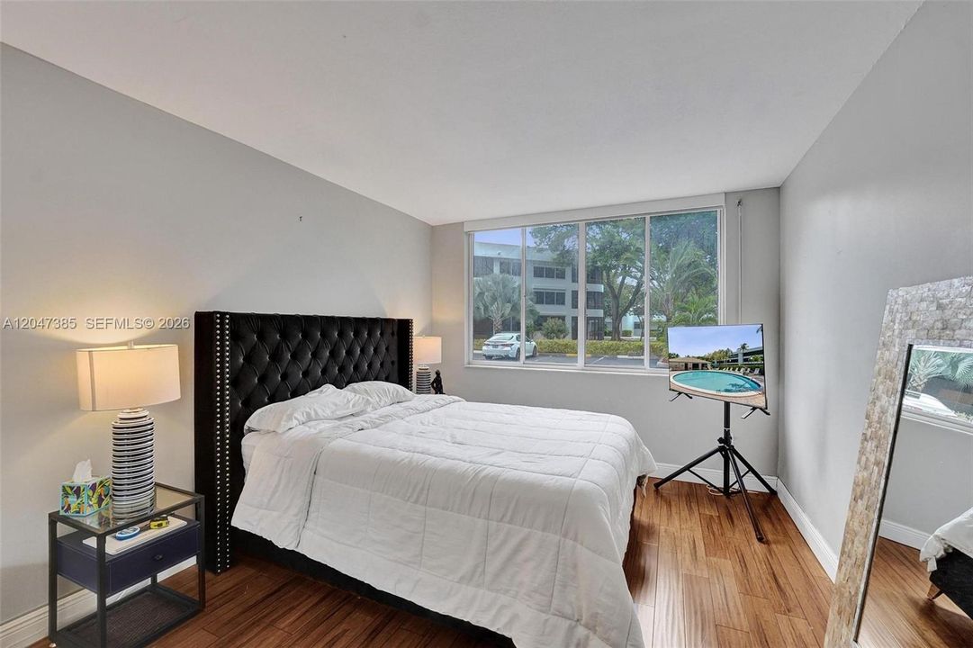 For Rent: $3,000 (2 beds, 2 baths, 1320 Square Feet)