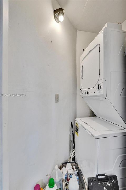 For Rent: $3,000 (2 beds, 2 baths, 1320 Square Feet)