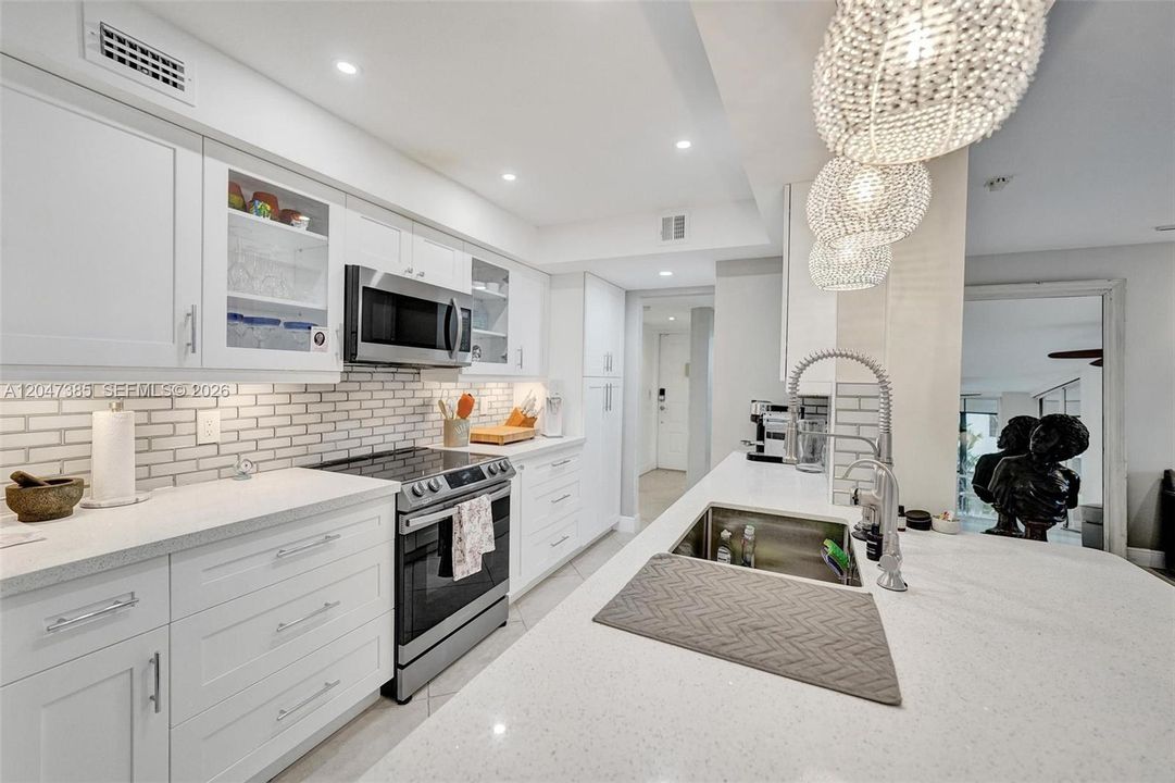 For Rent: $3,000 (2 beds, 2 baths, 1320 Square Feet)