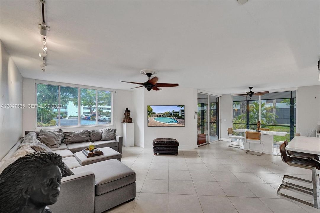 For Rent: $3,000 (2 beds, 2 baths, 1320 Square Feet)
