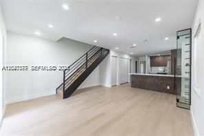 В аренду: $2,900 (3 спален, 2 ванн, 1700 Квадратных фут)