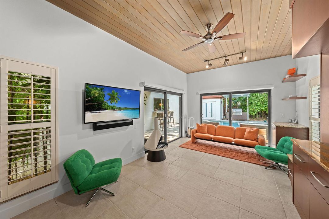 GUEST HOUSE OR SUITE