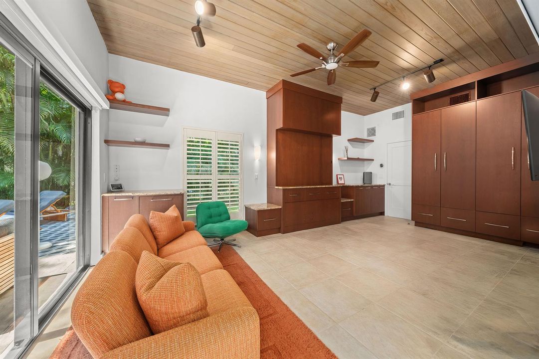 GUEST HOUSE