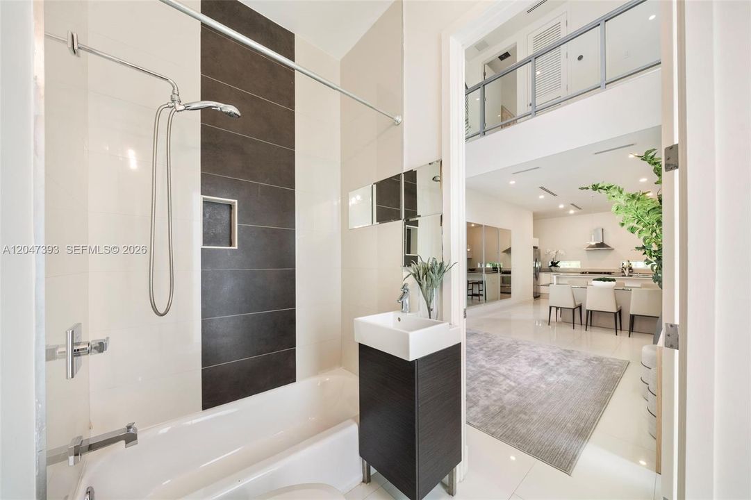For Sale: $2,495,000 (3 beds, 4 baths, 2593 Square Feet)