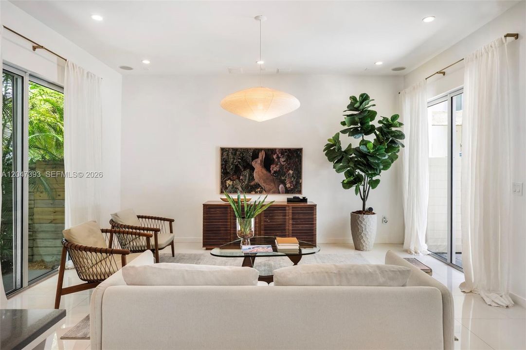 For Sale: $2,495,000 (3 beds, 4 baths, 2593 Square Feet)