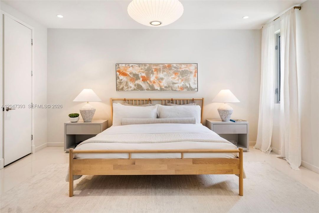 For Sale: $2,495,000 (3 beds, 4 baths, 2593 Square Feet)