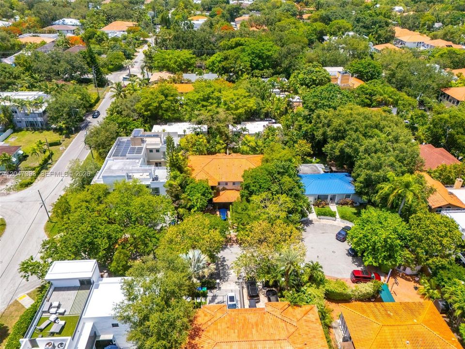 For Sale: $2,495,000 (3 beds, 4 baths, 2593 Square Feet)