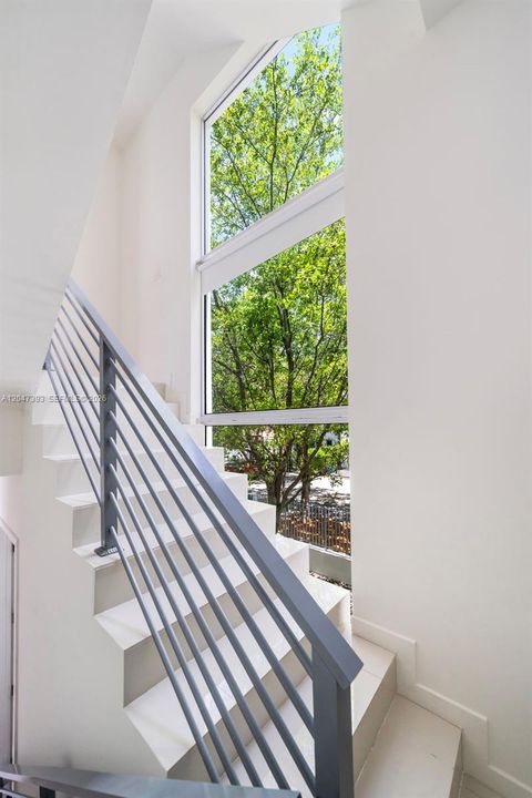 For Sale: $2,495,000 (3 beds, 4 baths, 2593 Square Feet)