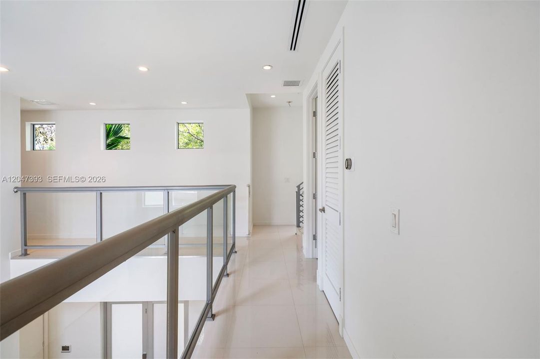 For Sale: $2,495,000 (3 beds, 4 baths, 2593 Square Feet)