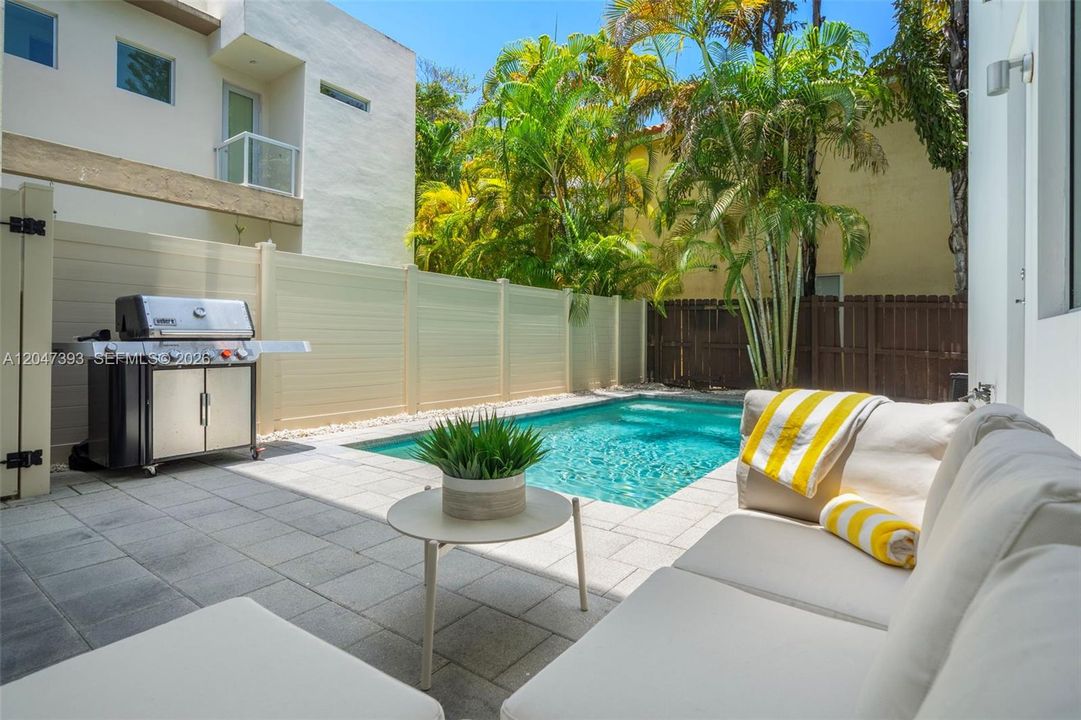 For Sale: $2,495,000 (3 beds, 4 baths, 2593 Square Feet)