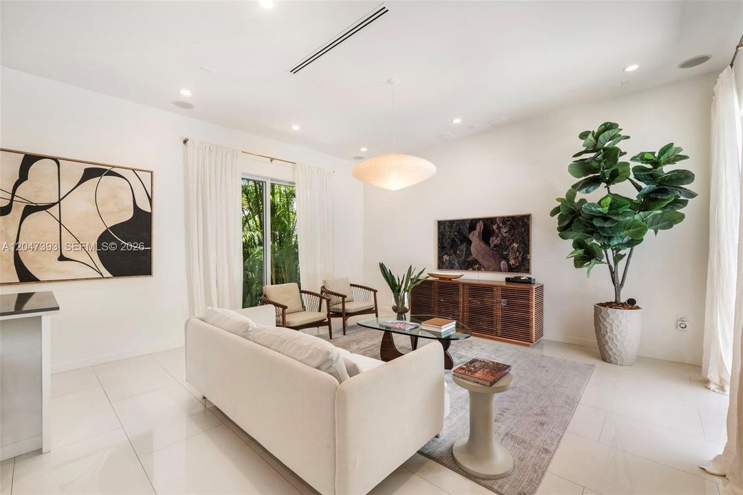 For Sale: $2,495,000 (3 beds, 4 baths, 2593 Square Feet)