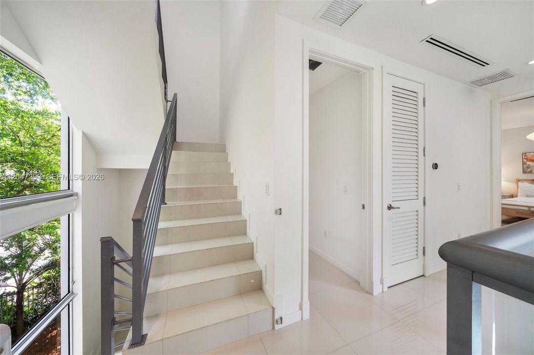 For Sale: $2,495,000 (3 beds, 4 baths, 2593 Square Feet)
