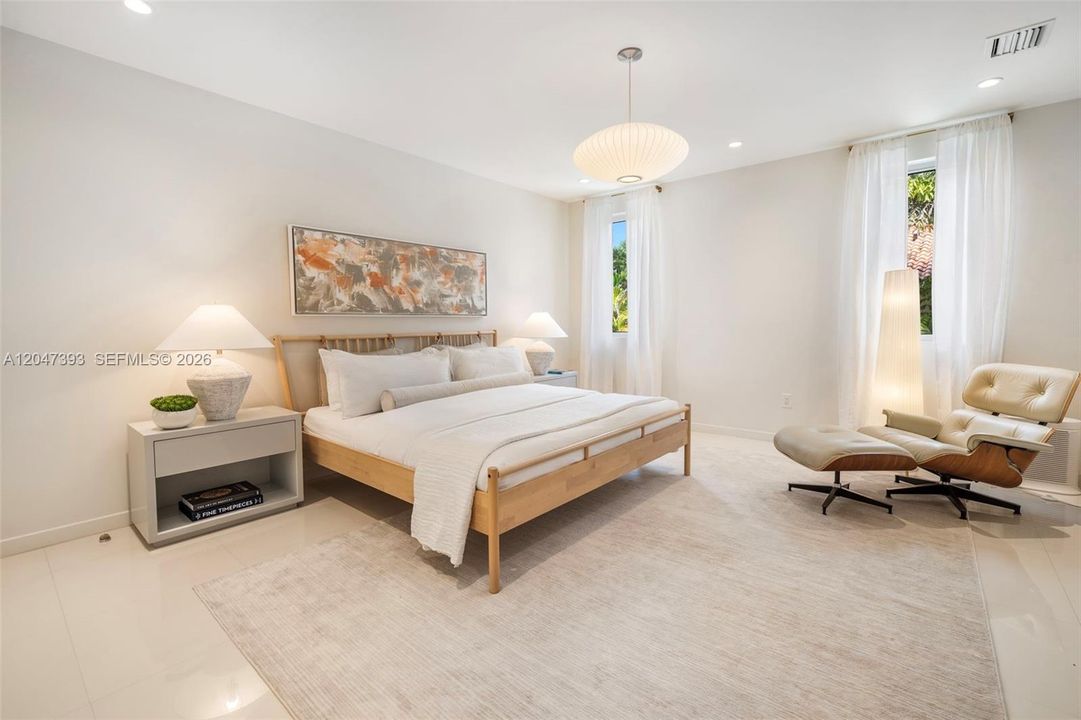For Sale: $2,495,000 (3 beds, 4 baths, 2593 Square Feet)