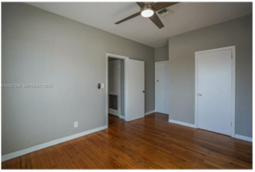 For Rent: $2,350 (1 beds, 1 baths, 8800 Square Feet)