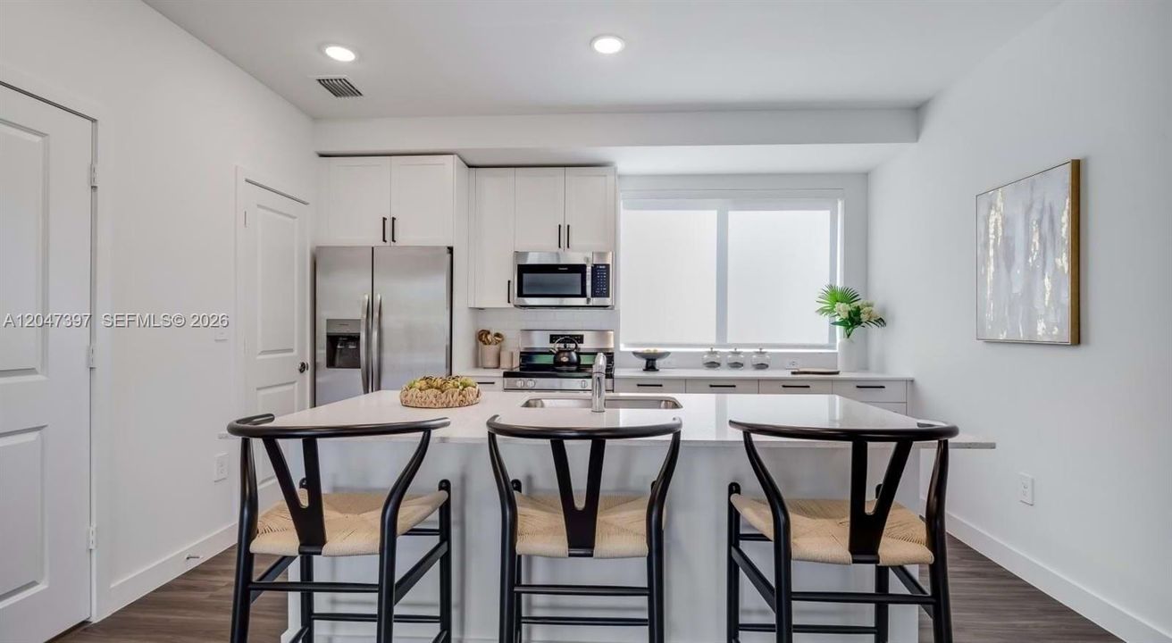 В аренду: $3,959 (4 спален, 3 ванн, 2091 Квадратных фут)
