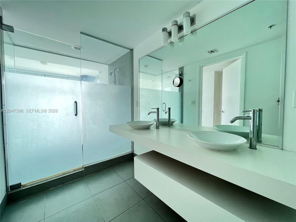 For Rent: $4,300 (2 beds, 2 baths, 1389 Square Feet)