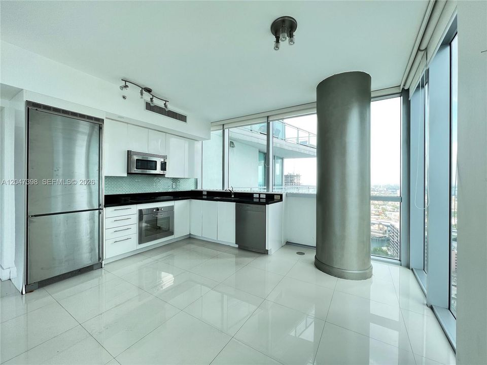 For Rent: $4,300 (2 beds, 2 baths, 1389 Square Feet)