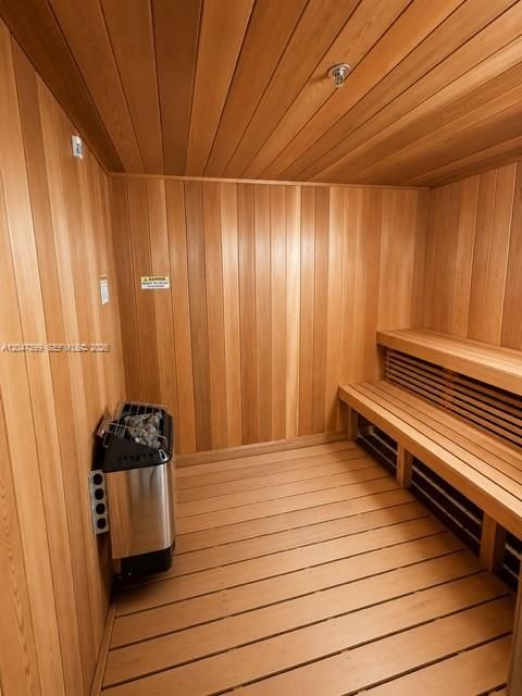 На продажу: $210,000 (1 спален, 1 ванн, 775 Квадратных фут)