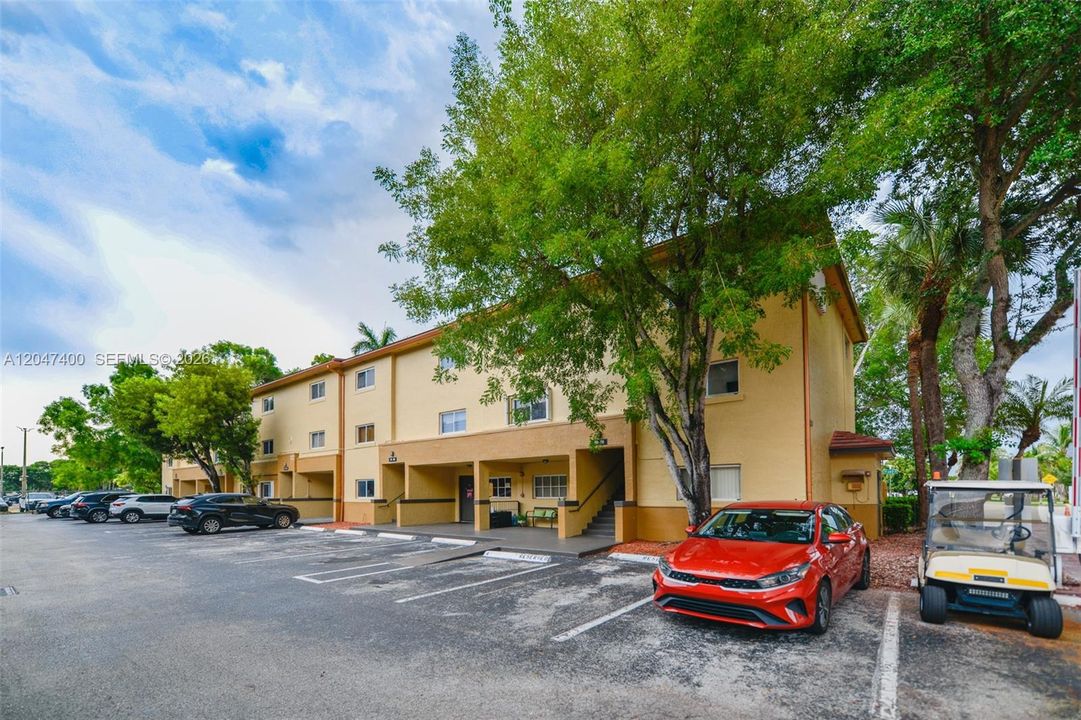 For Sale: $310,000 (2 beds, 1 baths, 1130 Square Feet)