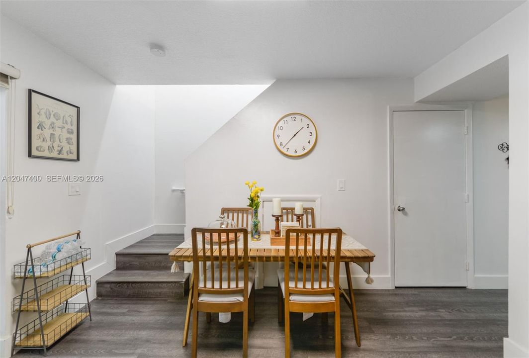 For Sale: $310,000 (2 beds, 1 baths, 1130 Square Feet)