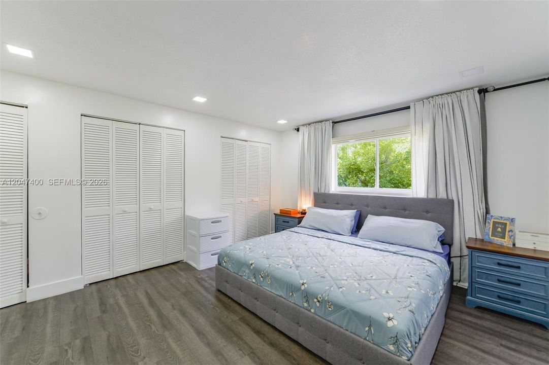 For Sale: $310,000 (2 beds, 1 baths, 1130 Square Feet)