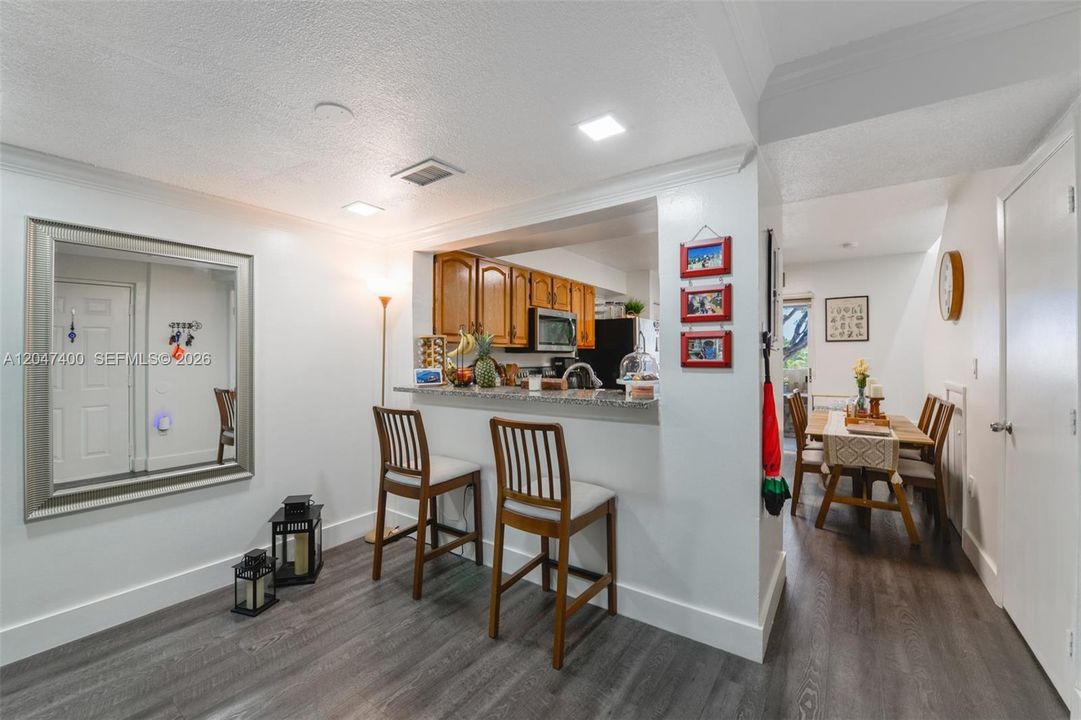 For Sale: $310,000 (2 beds, 1 baths, 1130 Square Feet)