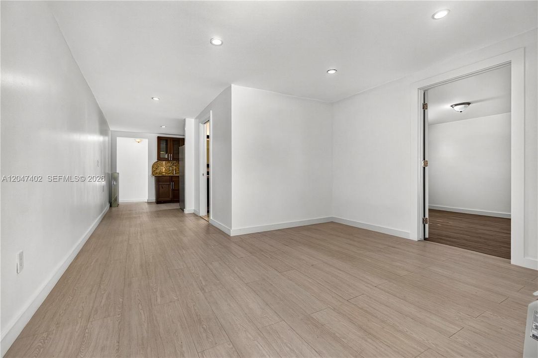 For Rent: $2,600 (3 beds, 1 baths, 1000 Square Feet)